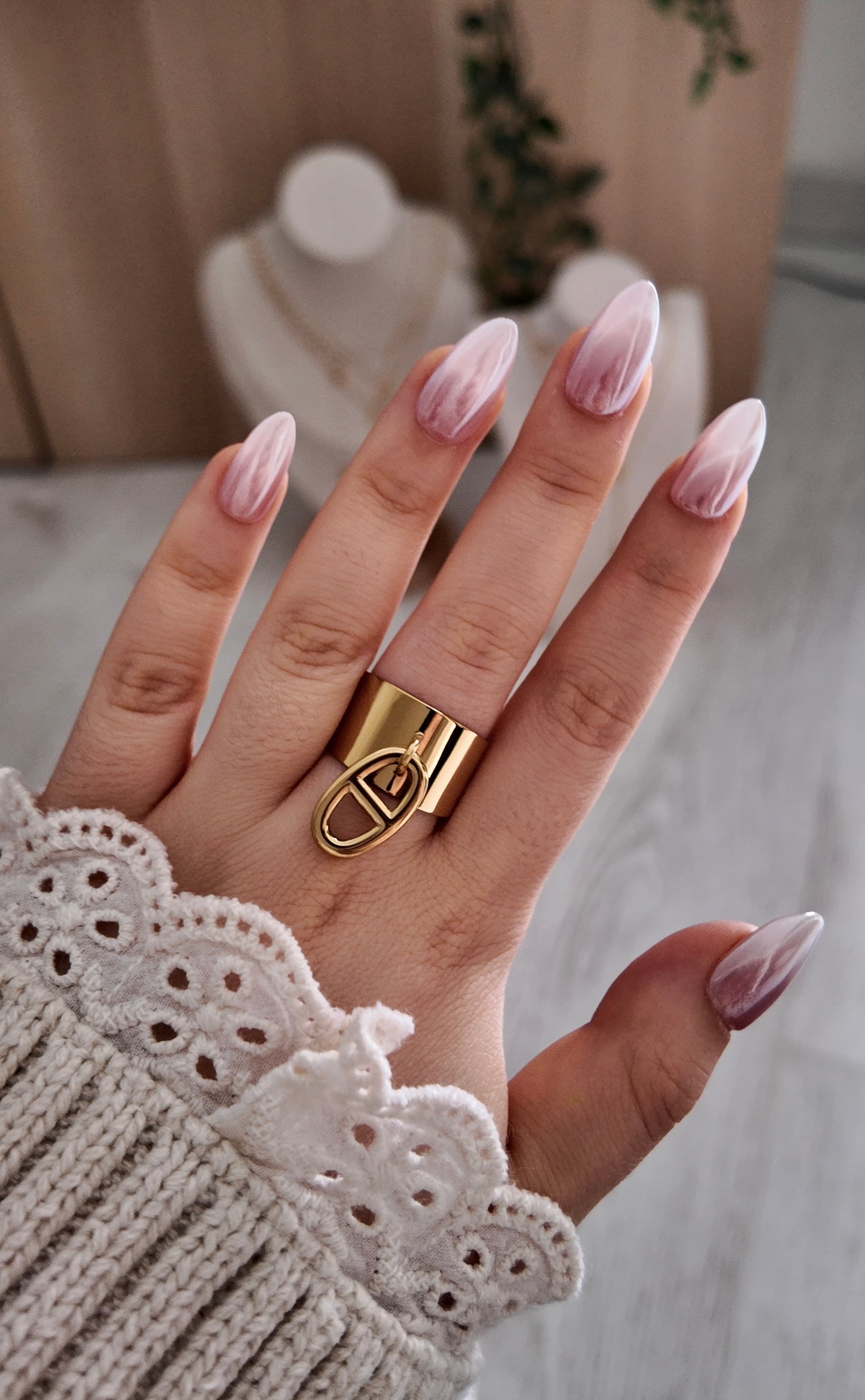 Véra - bague dorée ajustable pendentif maille