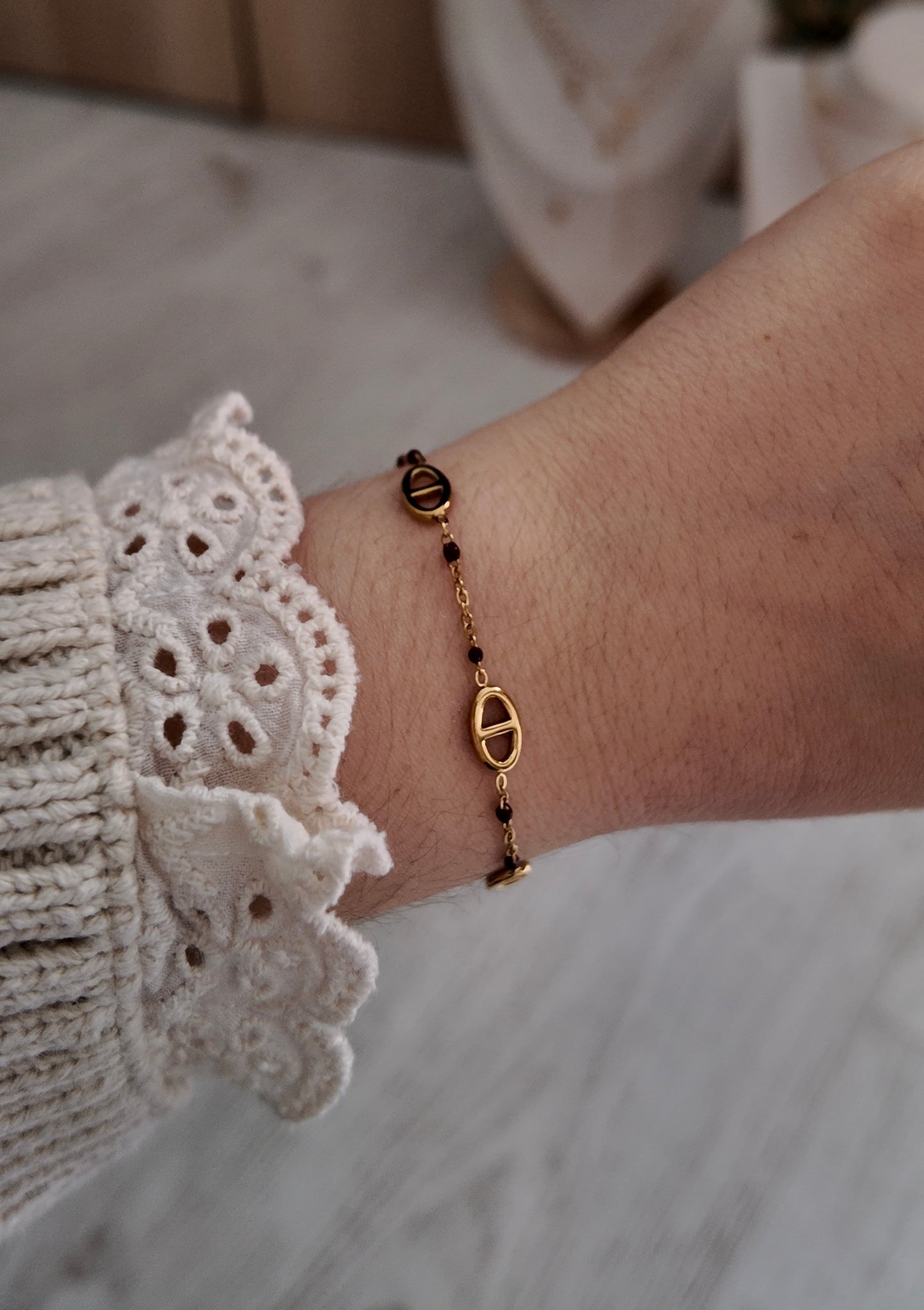 Valéria - bracelet dorés mailles ovales et perles bordeaux