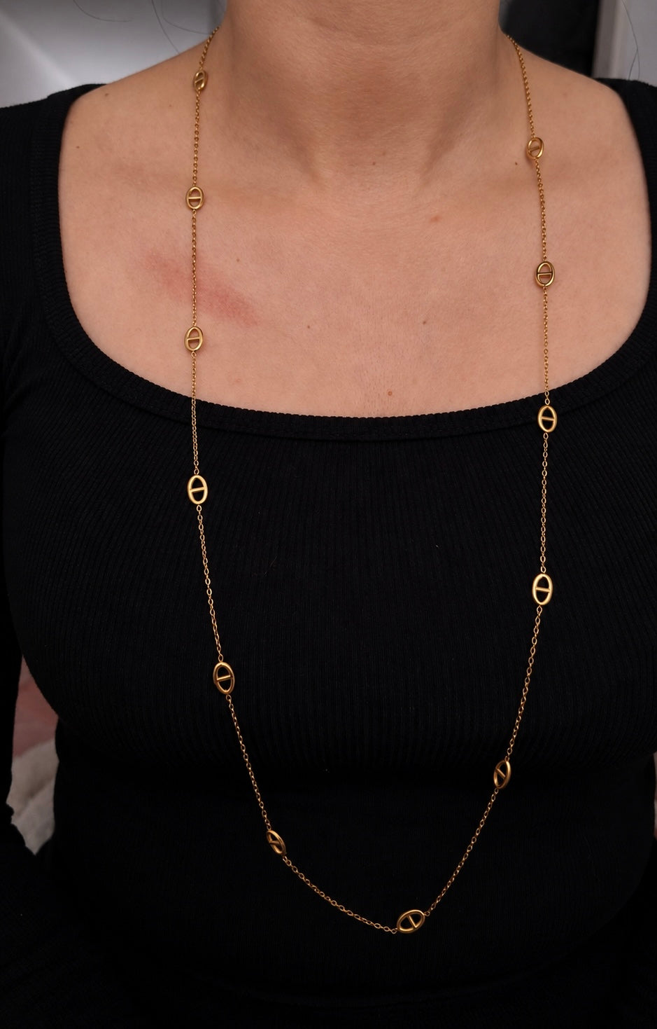 Lina – collier sautoir doré maille marine