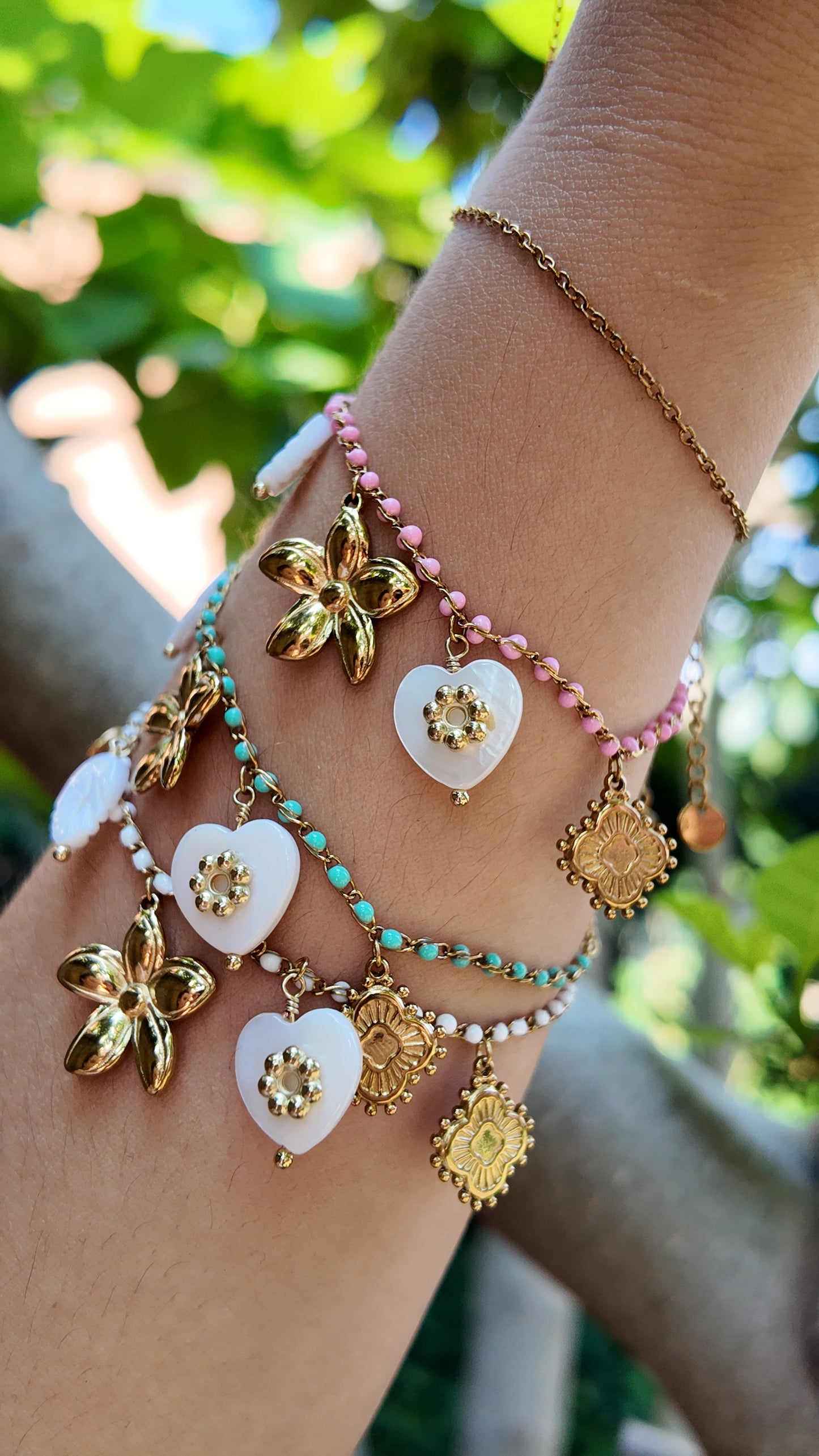 Paloma – Bracelet à perles charms et fleurs et coeur