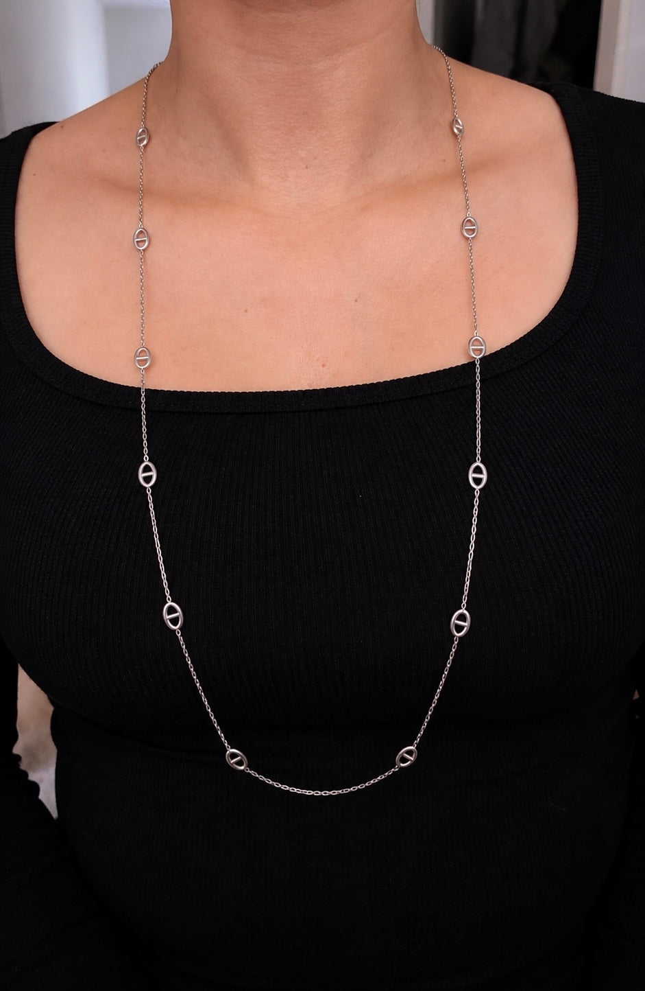 Lina – collier sautoir doré maille marine