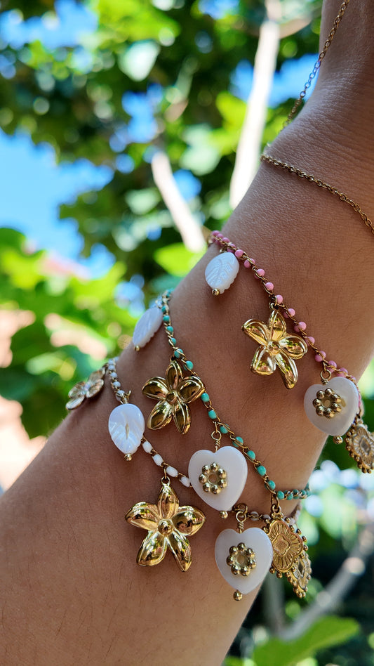 Paloma – Bracelet à perles charms et fleurs et coeur