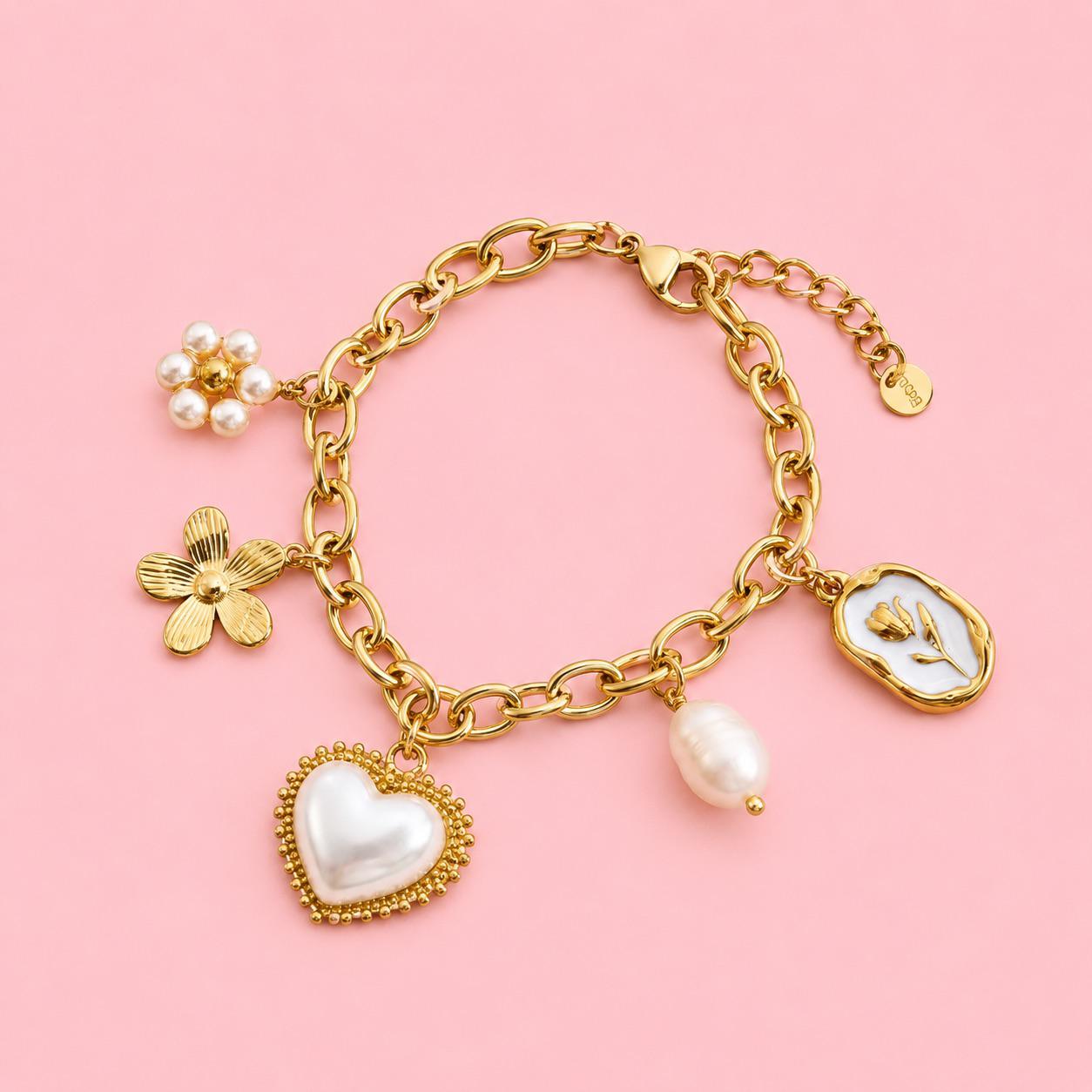 Luna – bracelet doré à charms coeur perlés et fleurs