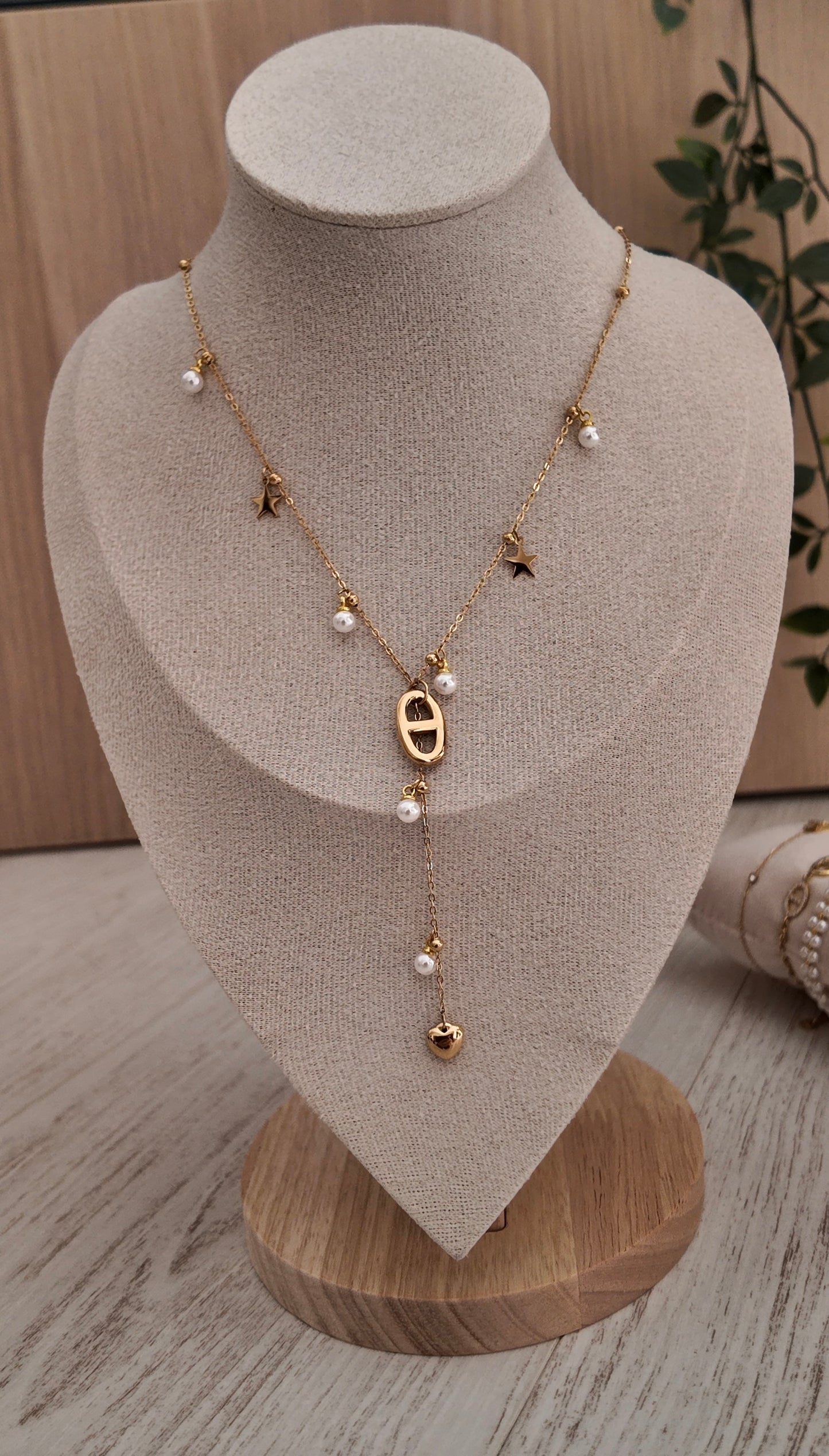 Aélia – collier Y doré perles & pendentif maille marine