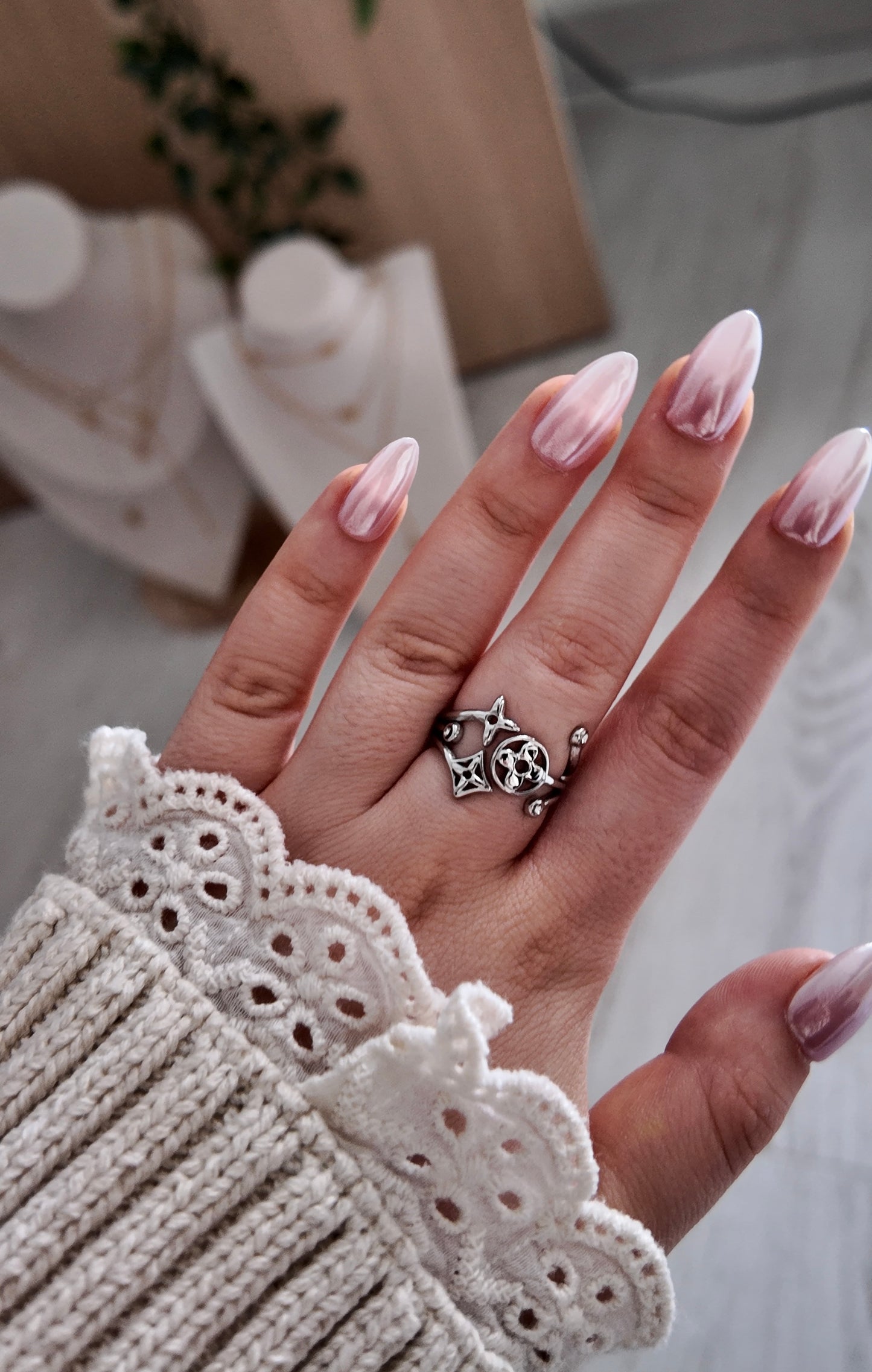 Althéa - bague dorée ajustable motifs étoiles